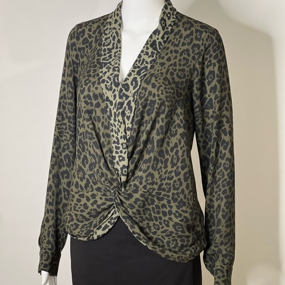 Express Women Size XS Blouse Green Black Animal Print Twist Front Long Sleeve - Picture 10 of 14